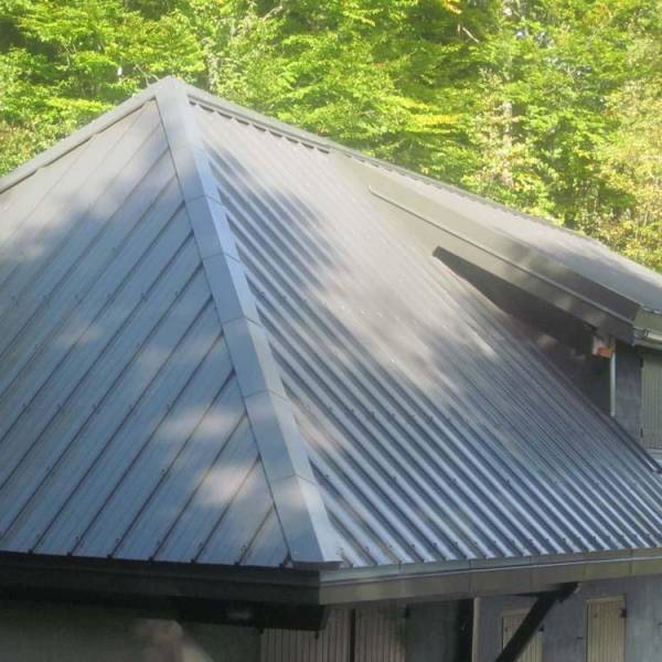 couverture de toit en tôle